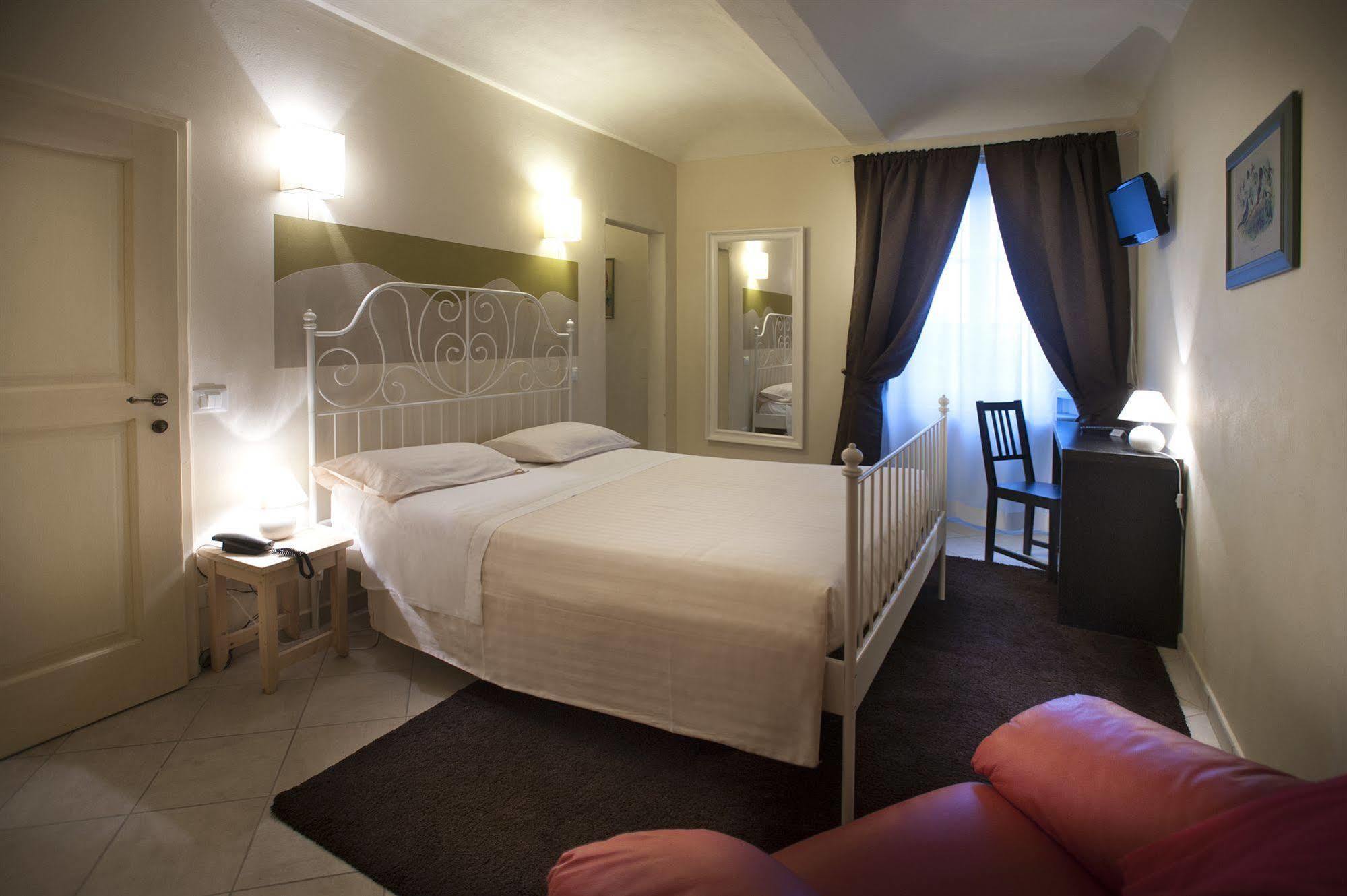 Hotel Il Campanile Кераско Экстерьер фото